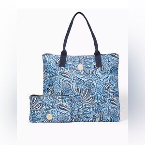 NWT Lilly Pulitzer Piper Packable Tote Resort White Floral Blue Tote